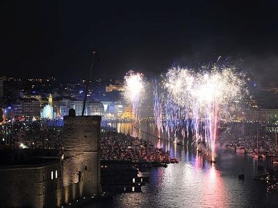 Festivités et feu d'artifice Marseille Vieux Port