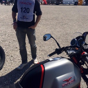 sunday ride classic moto guzzi castellet